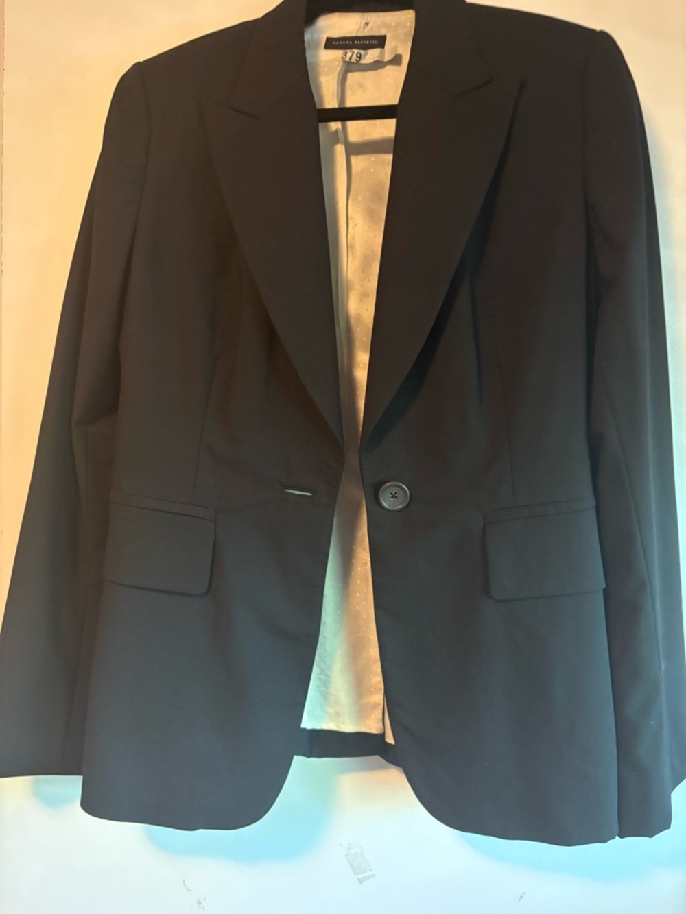 Women’s Banana Republic Black single button blazer